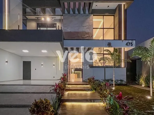 Casa com 300m² 4 quartos e 5 banheiros, à venda, no bairro Piracangaguá em Taubaté