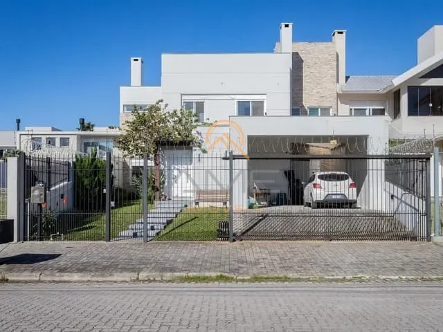Casa 4 quartos e 5 banheiros, à venda, no bairro Três Vendas em Pelotas