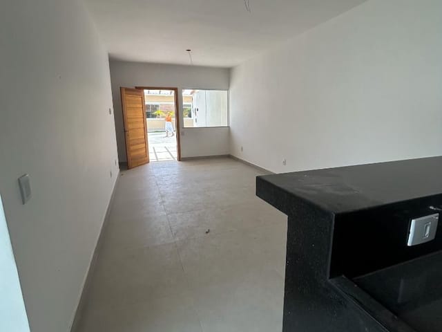 Casa com 102m² 3 quartos e 2 banheiros, à venda, no bairro Granja dos Cavaleiros em Macaé