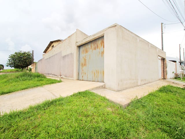 Casa com 121m² 2 quartos e 1 banheiro, à venda, no bairro Uvaranas em Ponta Grossa