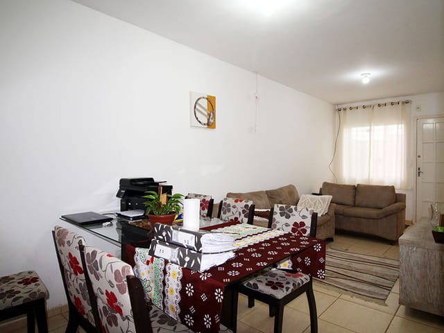 Casa com 121m² 2 quartos e 1 banheiro, à venda, no bairro Uvaranas em Ponta Grossa