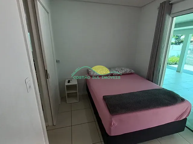 Casa 4 quartos e 3 banheiros, à venda, no bairro Morro das Pedras em Florianópolis