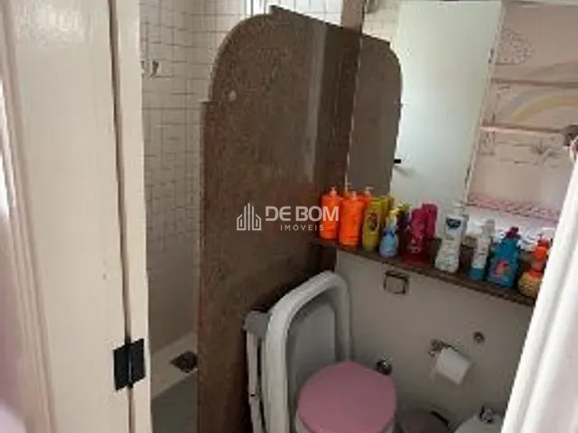 Casa com 259m² 4 quartos e 6 banheiros, para alugar, no bairro Jardim Country Club em Poços de Caldas
