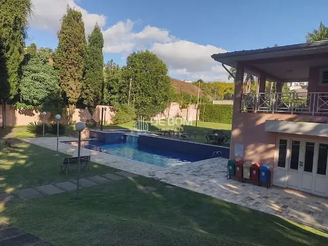 Casa com 259m² 4 quartos e 6 banheiros, para alugar, no bairro Jardim Country Club em Poços de Caldas