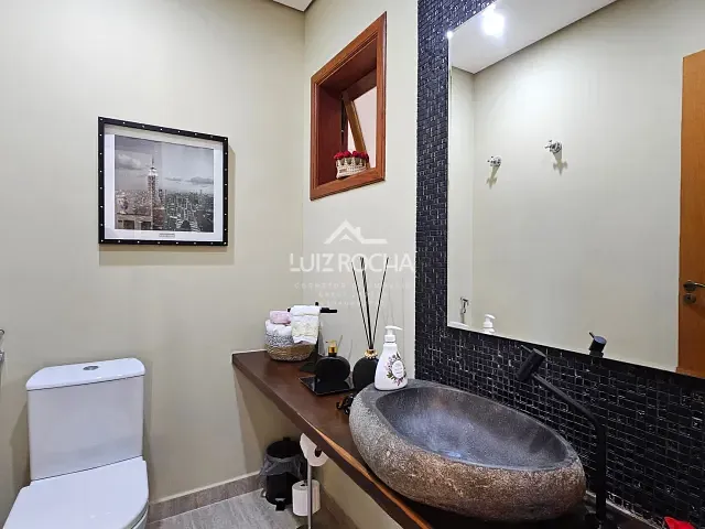 Casa com 751m² 4 quartos e 7 banheiros, à venda, no bairro Jardim Indaiá em Embu das Artes
