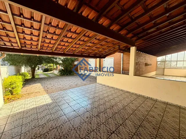 Casa com 800m² 3 quartos e 5 banheiros, para alugar, no bairro Marambaia em Vinhedo