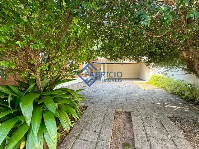 Casa com 800m² 3 quartos e 5 banheiros, para alugar, no bairro Marambaia em Vinhedo