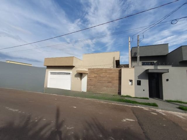 Casa com 150m² 2 quartos e 3 banheiros, à venda, no bairro Cidade Jardim em Birigüi