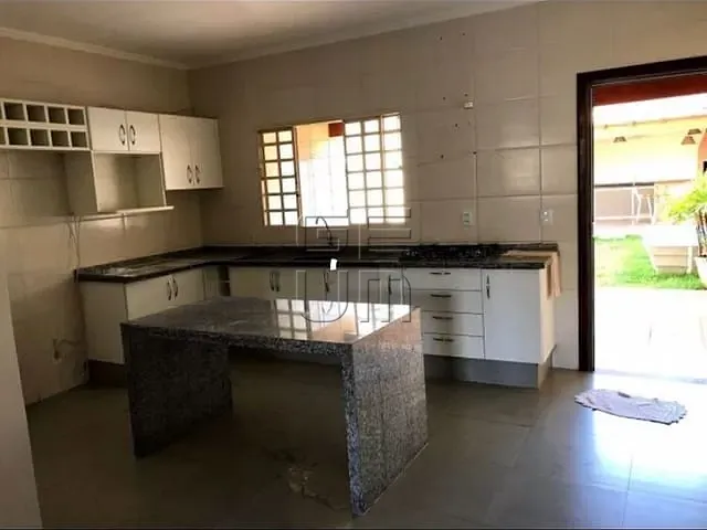 Casa com 188m², para alugar, no bairro Jardim Burle Marx em Londrina