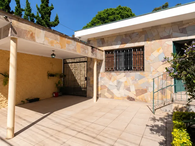 Casa 3 quartos e 2 banheiros, à venda ou para alugar, no bairro Tremembé em São Paulo