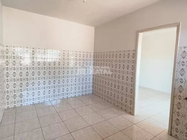 Casa com 50m² 1 quarto e 1 banheiro, para alugar, no bairro Leonor em Londrina