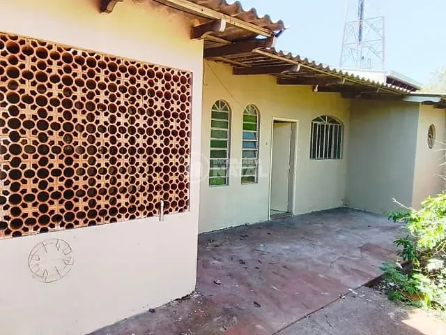 Casa com 50m² 1 quarto e 1 banheiro, para alugar, no bairro Leonor em Londrina