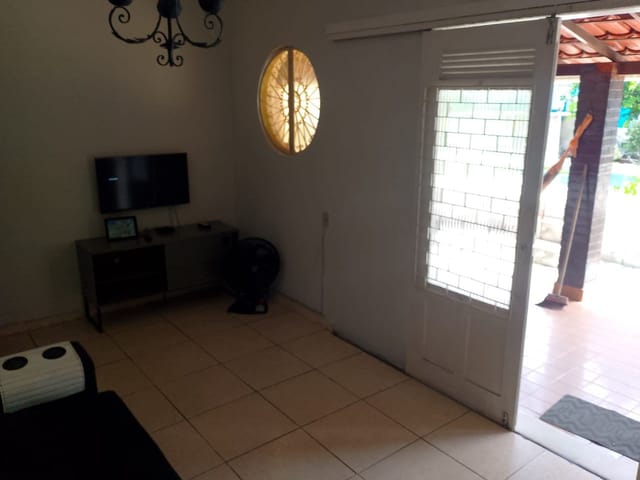 Casa 3 quartos e 2 banheiros, à venda, no bairro Balneário Remanso em Rio das Ostras