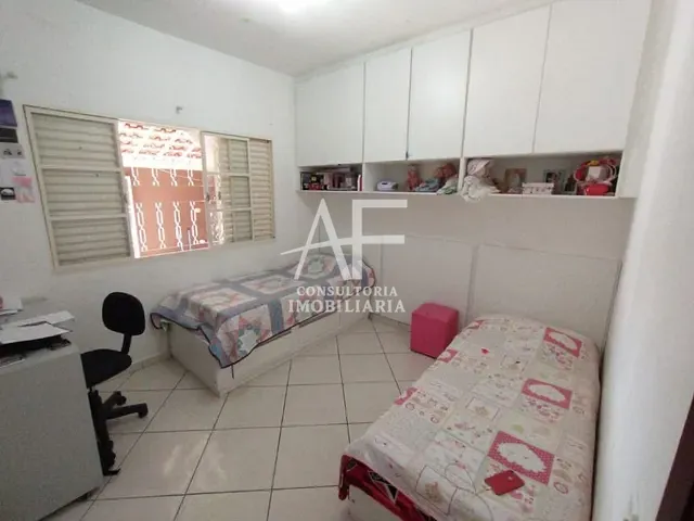 Casa com 150m² 2 quartos e 2 banheiros, à venda, no bairro Parque Aeroporto em Taubaté