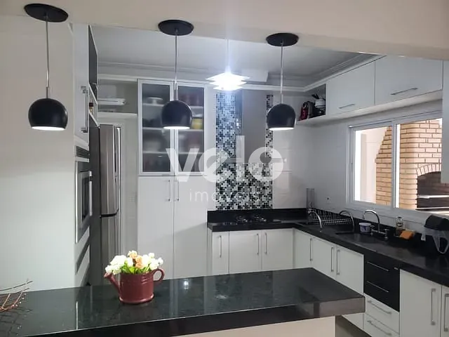 Casa com 250m² 4 quartos e 5 banheiros, à venda, no bairro Piracangaguá em Taubaté