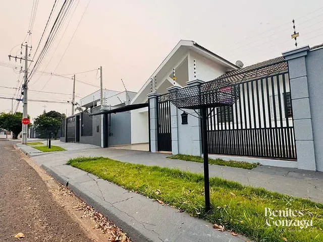 Casa 3 quartos e 2 banheiros, à venda, no bairro Jardim Monte Rei em Maringá