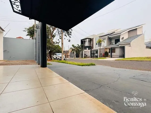 Casa 3 quartos e 2 banheiros, à venda, no bairro Jardim Monte Rei em Maringá