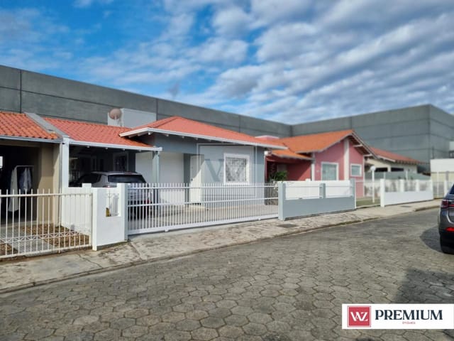 Casa com 282m² 3 quartos e 2 banheiros, à venda, no bairro Centro em Penha