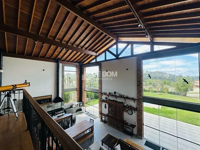 Casa com 3800m² 3 quartos e 5 banheiros, para alugar, no bairro Alto da Boa Vista em Poços de Caldas