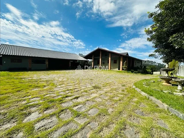 Casa com 3800m² 3 quartos e 5 banheiros, para alugar, no bairro Alto da Boa Vista em Poços de Caldas