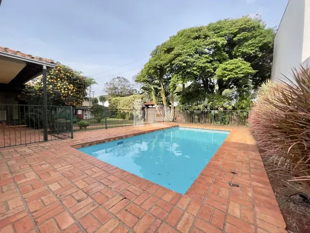 Casa com 877m² 3 quartos e 3 banheiros, à venda, no bairro Centro em Rolândia