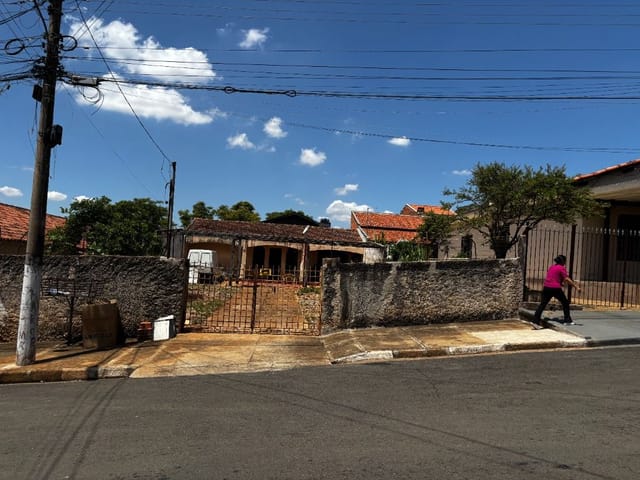 Casa com 360m² 1 quarto e 1 banheiro, à venda, no bairro Jardim XI de Agosto em Tatuí