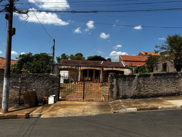 Casa com 360m² 1 quarto e 1 banheiro, à venda, no bairro Jardim XI de Agosto em Tatuí
