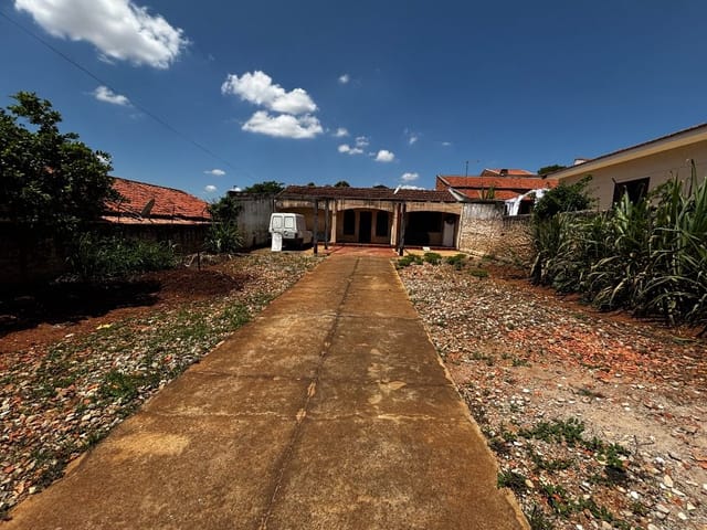 Casa com 360m² 1 quarto e 1 banheiro, à venda, no bairro Jardim XI de Agosto em Tatuí
