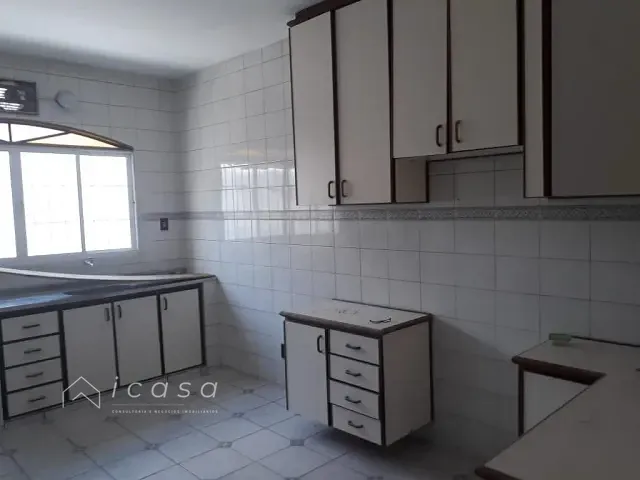 Casa com 300m² 2 quartos e 1 banheiro, à venda, no bairro Vila São João em Caçapava