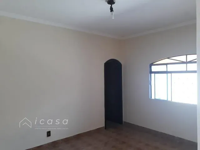 Casa com 300m² 2 quartos e 1 banheiro, à venda, no bairro Vila São João em Caçapava