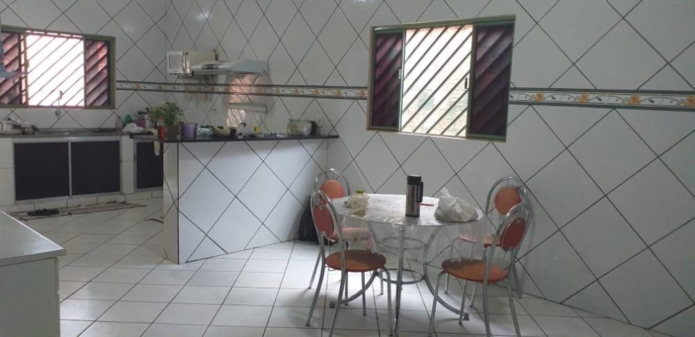 Casa à venda com 3 quartos, 200m² - Foto 3