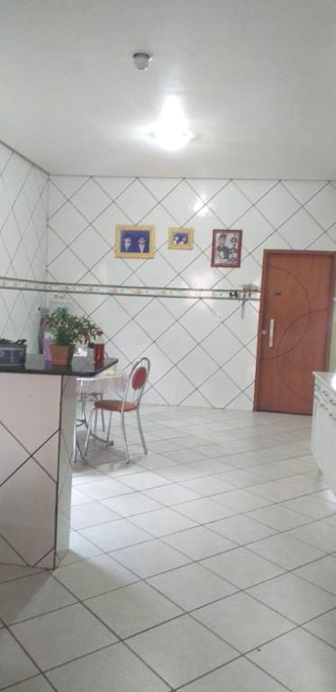 Casa à venda com 3 quartos, 200m² - Foto 4
