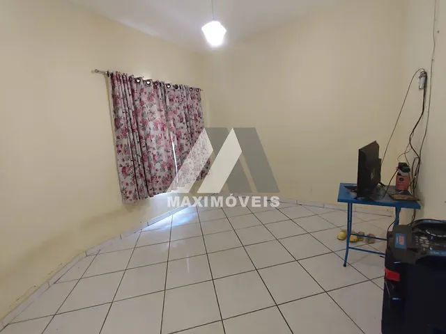 Casa com 180m² 2 quartos e 1 banheiro, à venda, no bairro São Francisco em Araçuaí