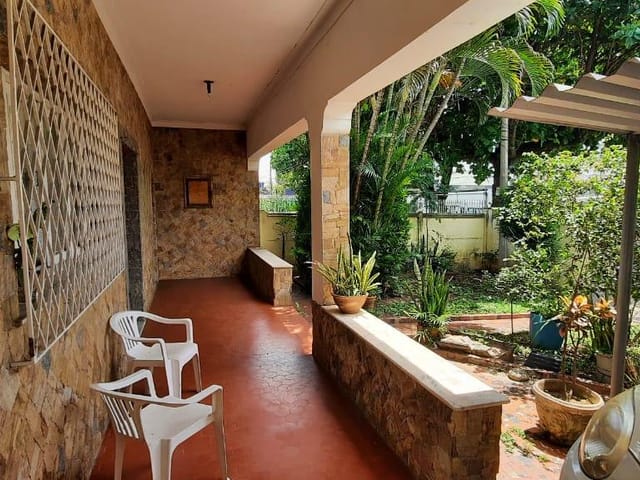 Casa com 500m² 3 quartos e 2 banheiros, à venda, no bairro Vila Valqueire em Rio de Janeiro