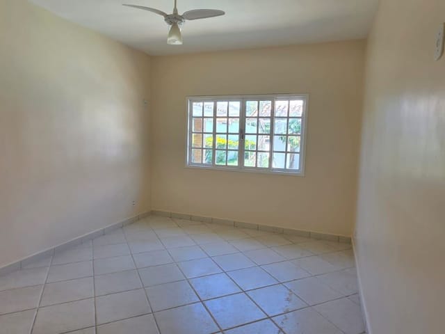 Casa 3 quartos e 2 banheiros, para alugar, no bairro Bosque Beira Rio em Rio das Ostras