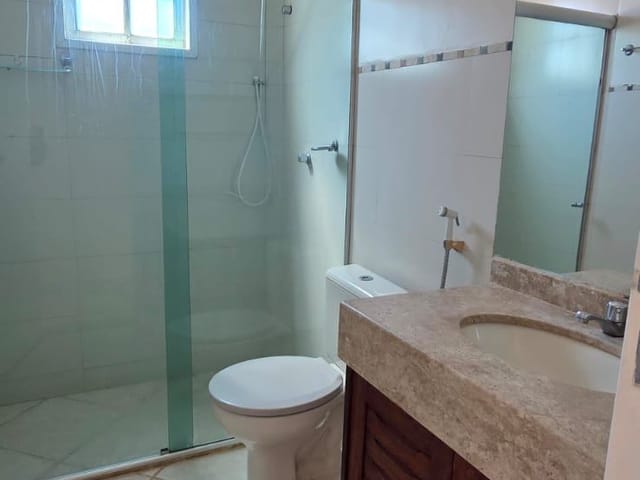 Casa 3 quartos e 2 banheiros, para alugar, no bairro Bosque Beira Rio em Rio das Ostras