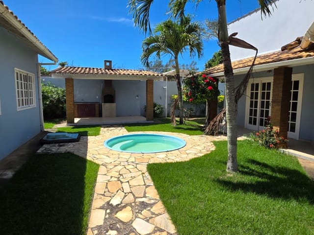 Casa 3 quartos e 2 banheiros, para alugar, no bairro Bosque Beira Rio em Rio das Ostras