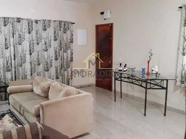 Casa com 450m² 2 quartos e 3 banheiros, à venda, no bairro Parque do Lago em Guaxupé