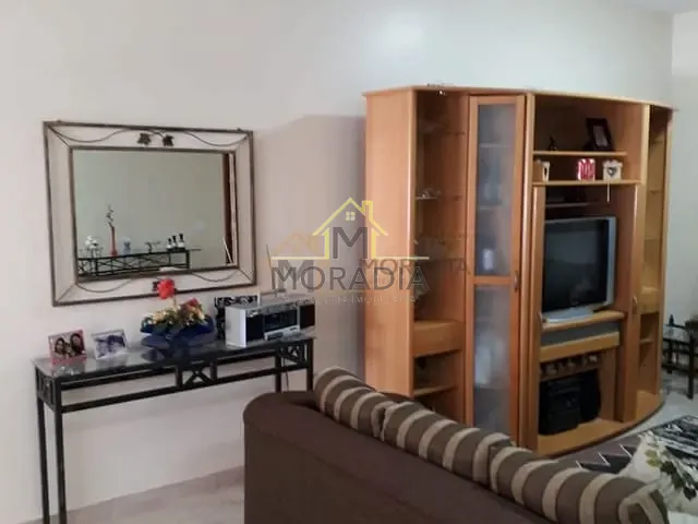 Casa com 450m² 2 quartos e 3 banheiros, à venda, no bairro Parque do Lago em Guaxupé