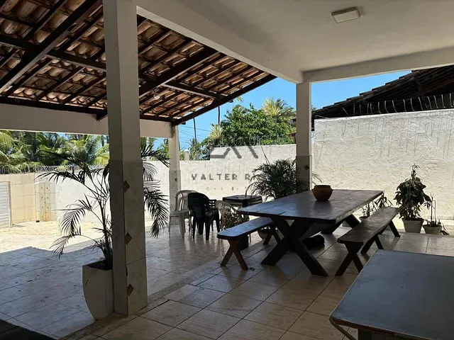 Casa com 360m² 5 quartos e 2 banheiros, à venda, no bairro Olivença em Ilhéus