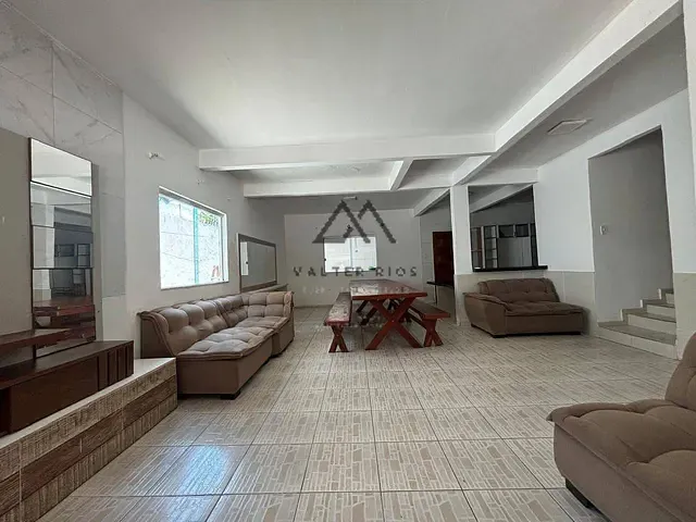 Casa com 360m² 5 quartos e 2 banheiros, à venda, no bairro Olivença em Ilhéus