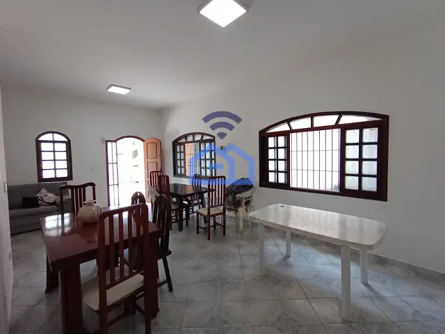Casa com 332m² 4 quartos e 3 banheiros, à venda, no bairro Centro em Caraguatatuba
