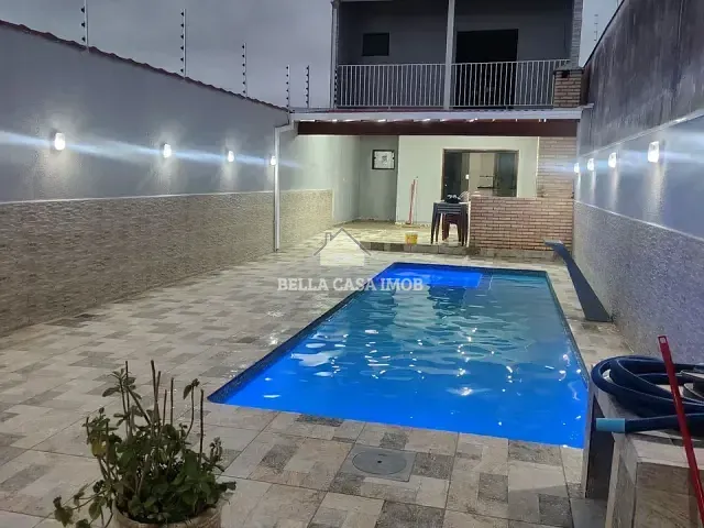 Casa com 200m² 2 quartos e 3 banheiros, à venda, no bairro Vila Guimarães em Sorocaba