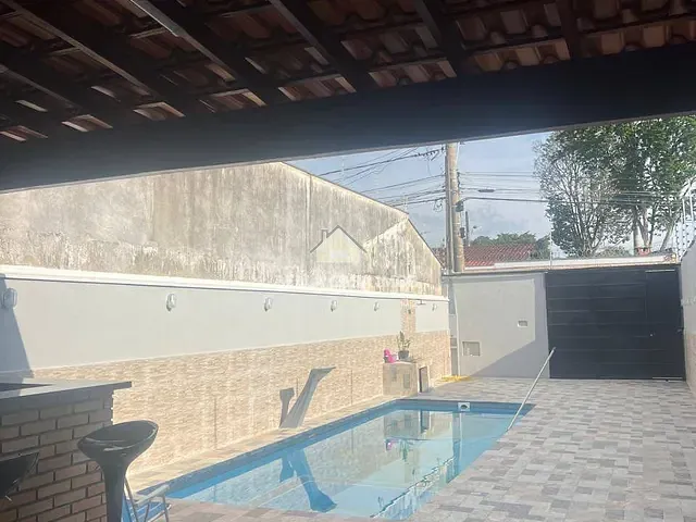 Casa com 200m² 2 quartos e 3 banheiros, à venda, no bairro Vila Guimarães em Sorocaba