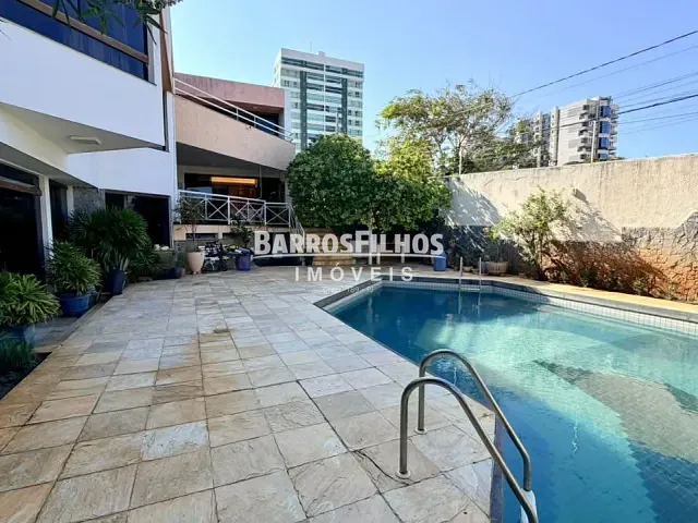 Casa com 595m² 5 quartos e 6 banheiros, à venda, no bairro Atalaia em Aracaju