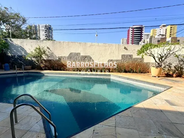 Casa com 595m² 5 quartos e 6 banheiros, à venda, no bairro Atalaia em Aracaju
