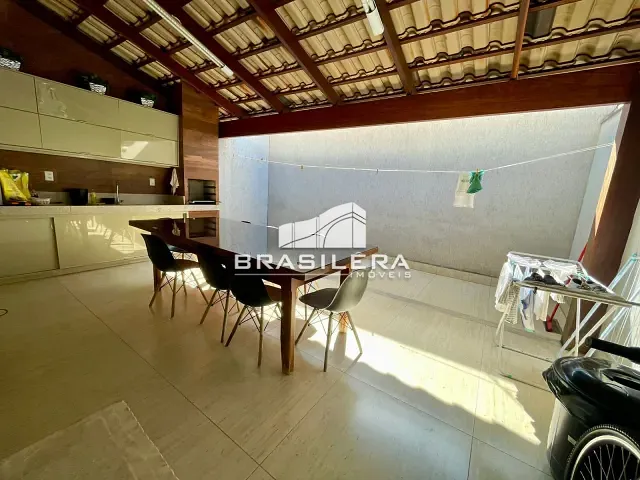 Casa 3 quartos e 2 banheiros, à venda, no bairro Anhangüera em Goiânia