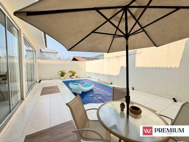 Casa com 465m² 3 quartos e 6 banheiros, à venda, no bairro Oficinas em Ponta Grossa