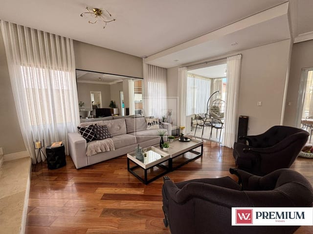 Casa com 465m² 3 quartos e 6 banheiros, à venda, no bairro Oficinas em Ponta Grossa