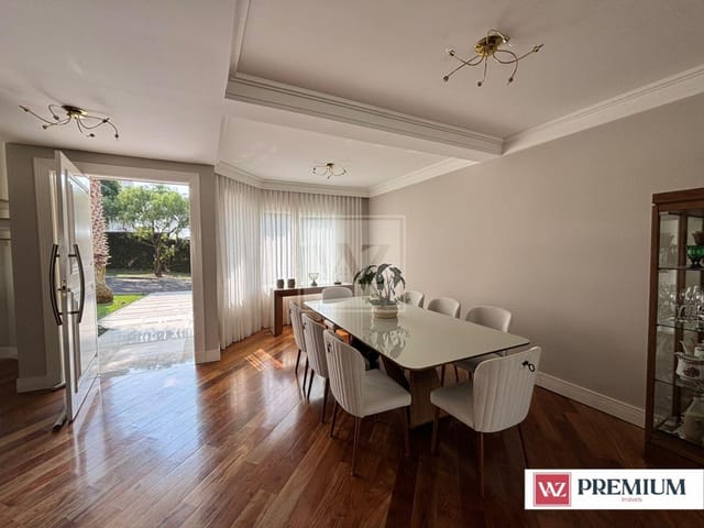 Casa com 465m² 3 quartos e 6 banheiros, à venda, no bairro Oficinas em Ponta Grossa